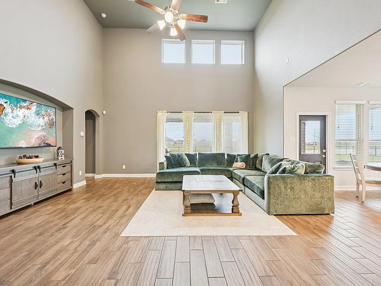 2406 Harborwood Ct — Photo 10