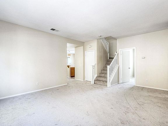 4th image of 1425 Long View Dr