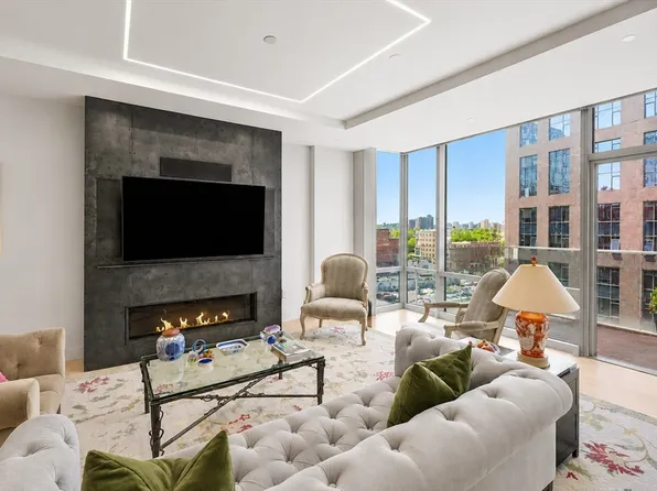 32 Traveler St Unit 701, Boston, MA 02118