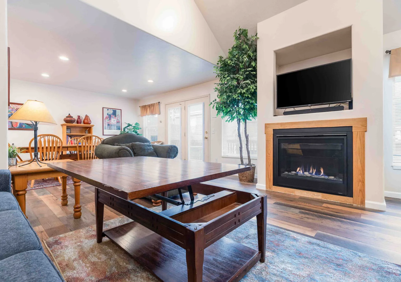 Cottonwood Canyon Basecamp Retreat - 5 Bathrooms — Photo 3