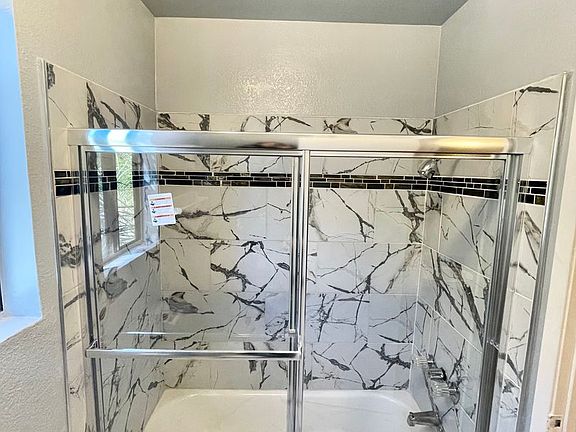 5th image of 6911 Woodley Ave APT 104