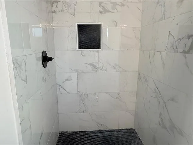 637 Lizardi St — Photo 10