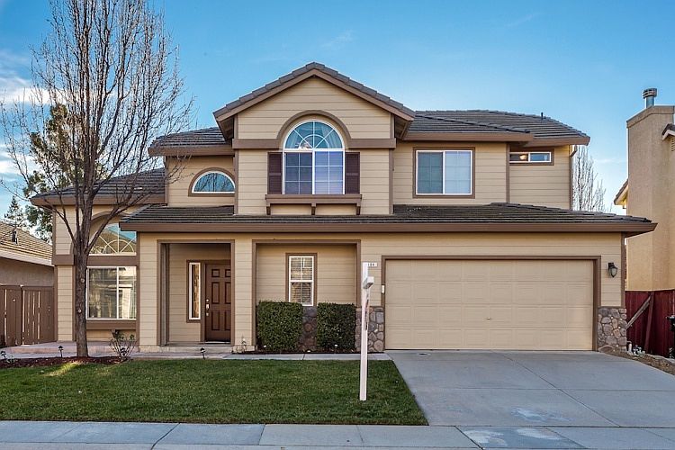 1st image of 104 Gilded Rock Cir