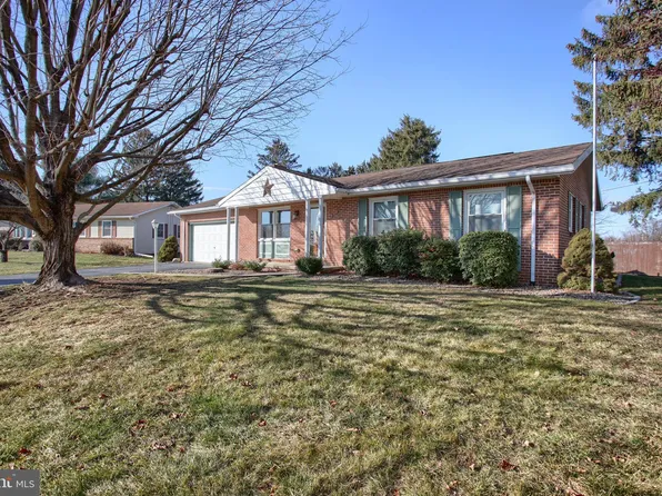 235 Krollman Dr, Fayetteville, PA 17222