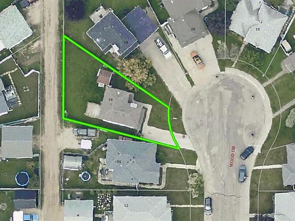 2nd image of 16 E Wood Dr