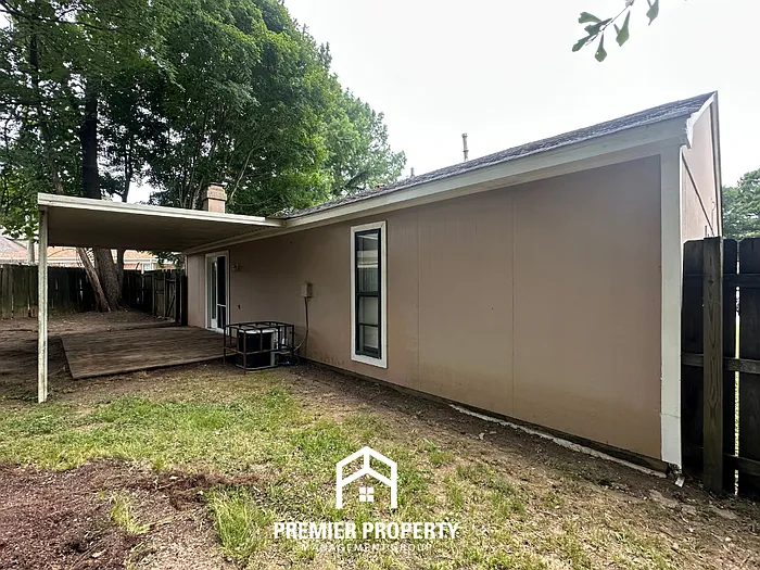 1082 Hooker St — Photo 19