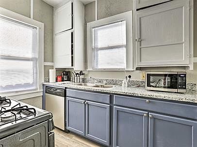 1st image of 1805 N Flores St #3-1