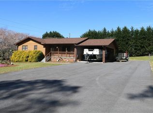 1010 Dr Johns Rd, Westminster, SC 29693