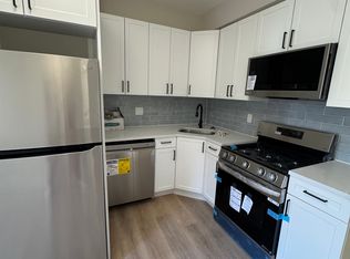 17 M St APT 1, Boston, MA 02127