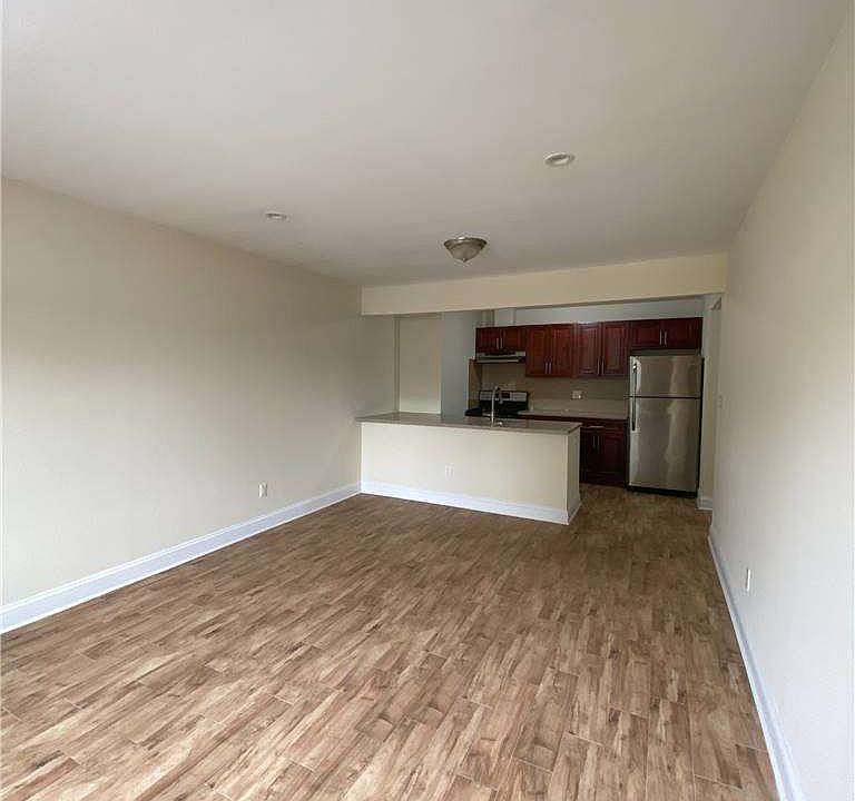 1st image of 15607 Sanford Ave