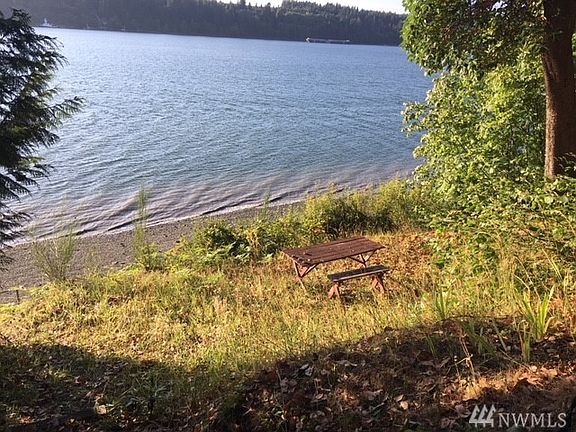 3rd image of 231 E Shoreline Ln
