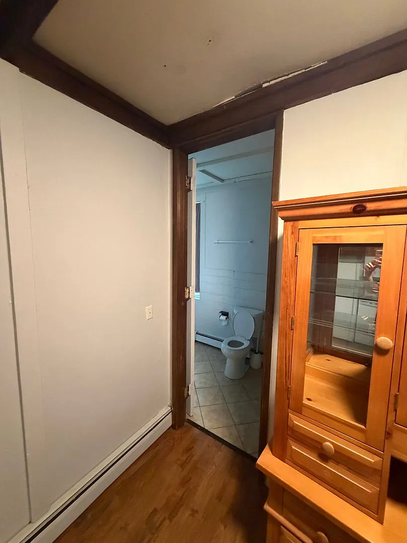1 Bedroom 1 Bath — Photo 4