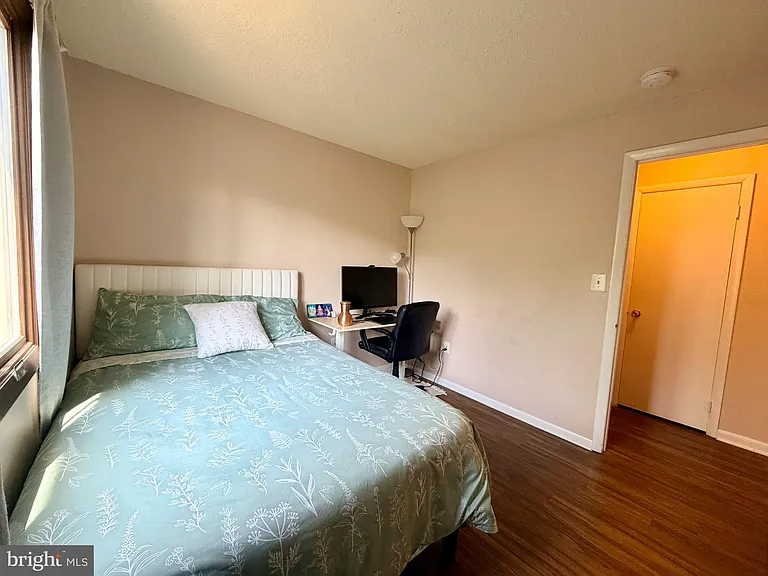 5215 Ravens Crest Dr — Photo 14