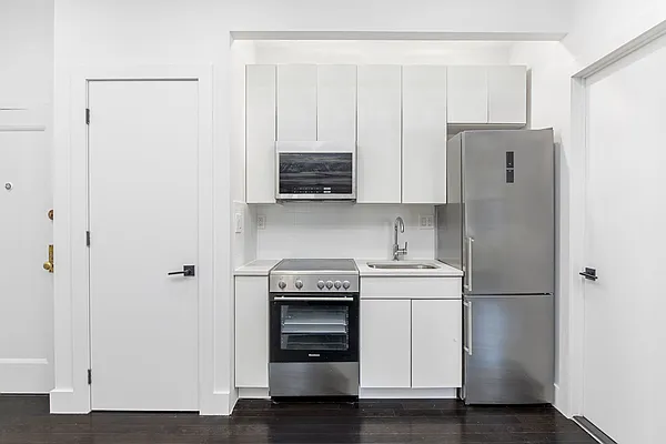 Rented by Compass | media 40