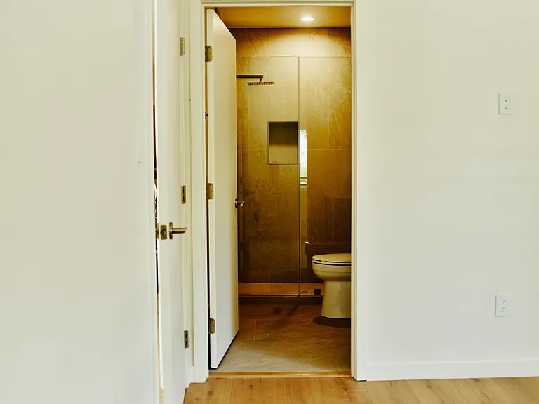 3743 Locke Ave — Photo 9