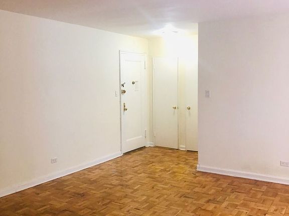 5th image of 83-40 Austin St APT 2Y
