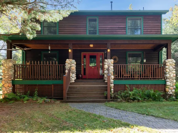 10869 Hay Creek Rd, North Branch, MN 55056