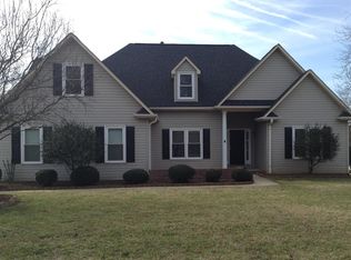 410 Oak Wind Cir, Greer, SC 29651