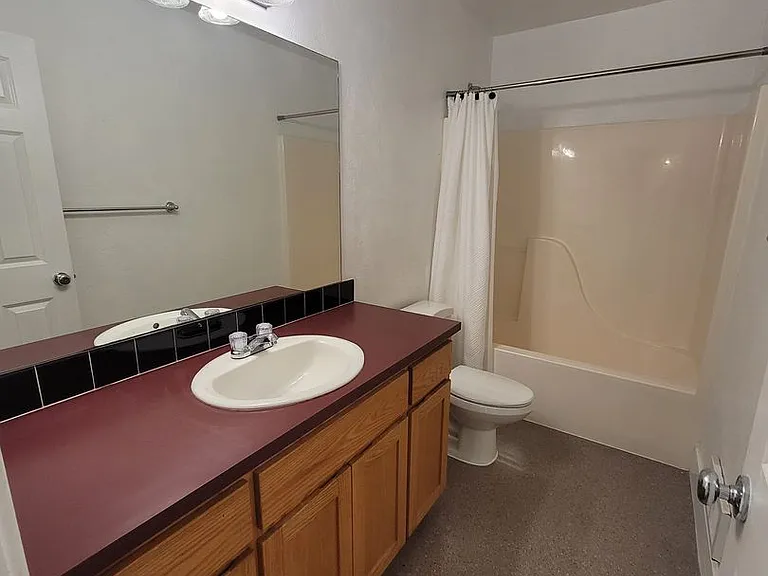 1512 Lincoln St — Photo 17