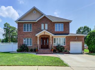 485 Hilda St, East Meadow, NY 11554