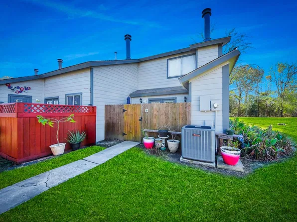 1989 Country Village Blvd #B, Humble, TX 77338