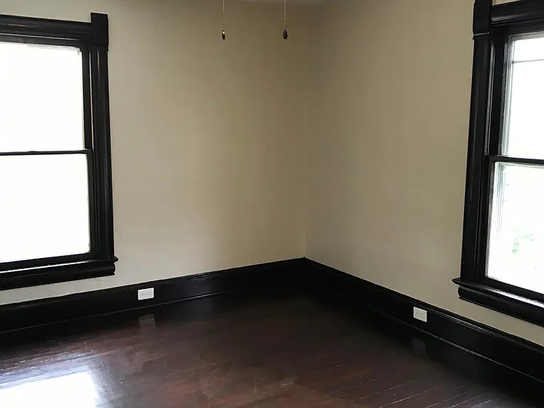 1008 Blackburn St — Photo 9