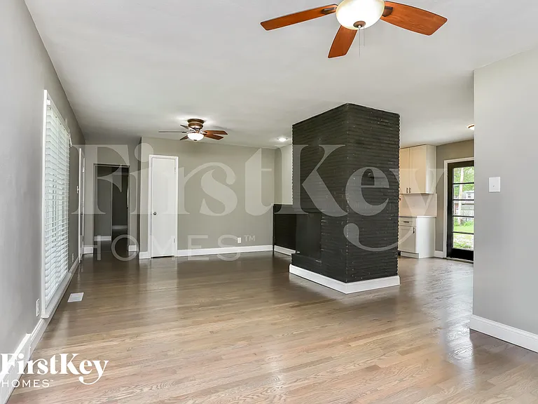 11862 Kramper Ln — Photo 3