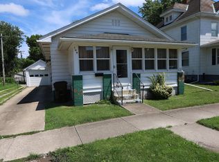 108 S Elizabeth St, Clinton, IL 61727