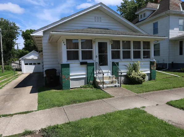 108 S Elizabeth St, Clinton, IL 61727