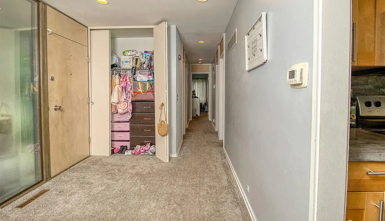 4 bed, 2200 sqft, $2,150 — Photo 1