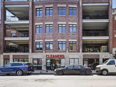 2230 N Lincoln Ave APT 204, Chicago, IL, 60614