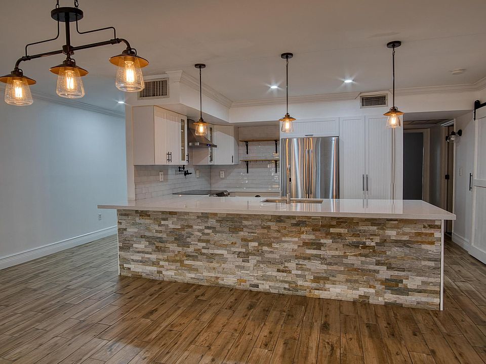 1st image of 7136 Ballantrae Ct
