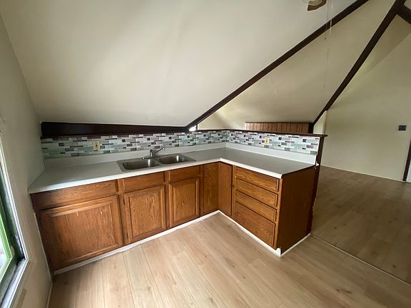 3rd image of 726 Buffalo Ave APT 3