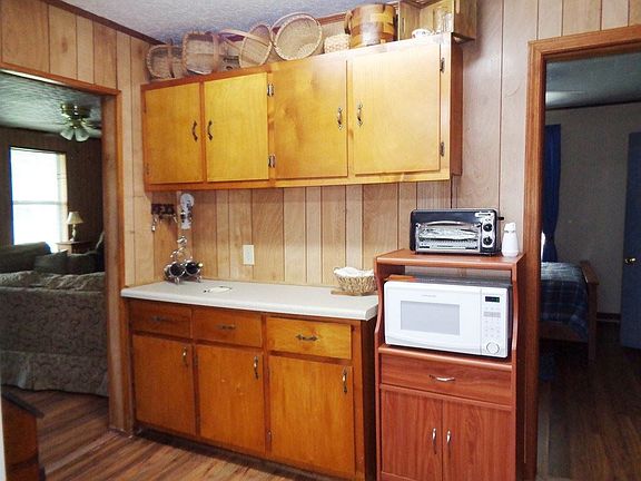 3rd image of 21101 Catawba Ave