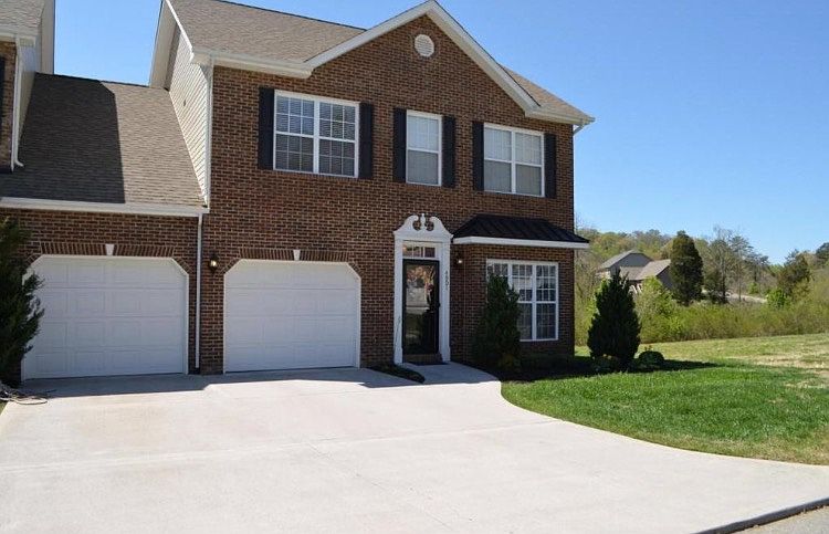 1st image of 4901 Briar Rock Ln