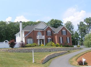 4 Everett Cir, Hopkinton, MA 01748