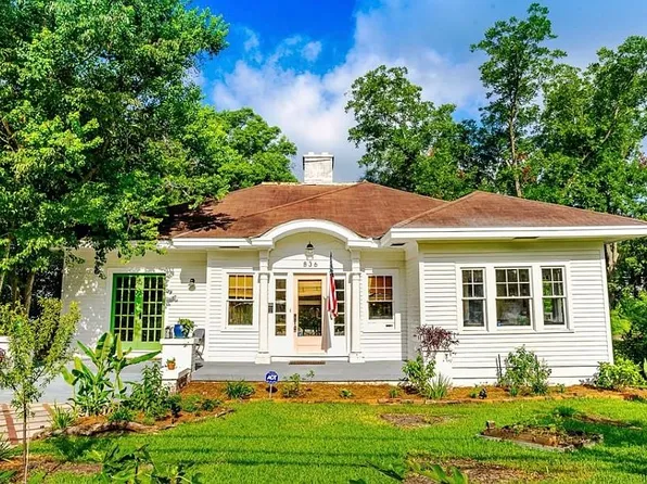 836 N 8th Ave, Laurel, MS 39440