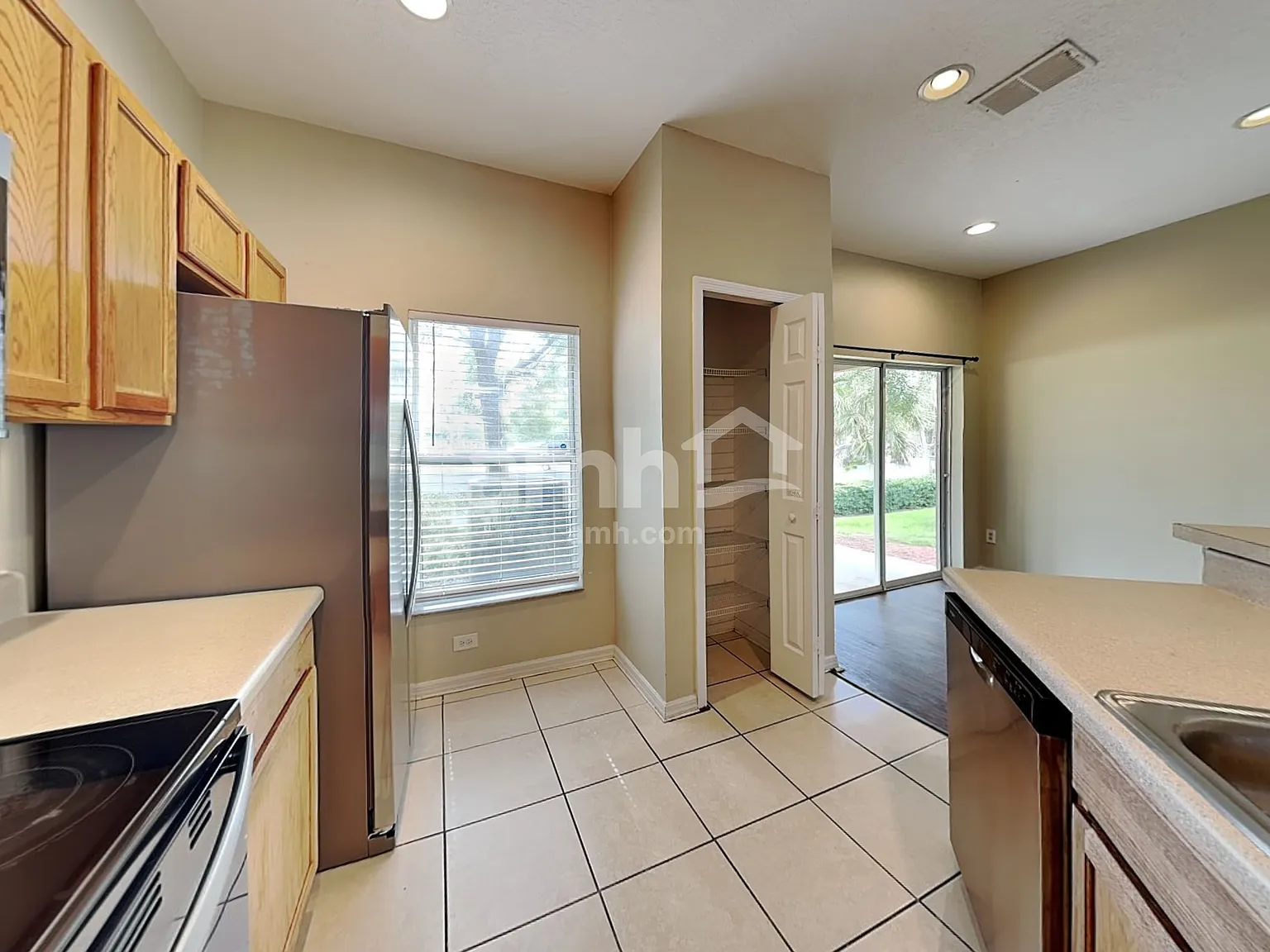 3 bed, 2.5 bath, 1344 sqft, $2,060 — Photo 4