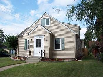 1st image of 813 13th Ave S