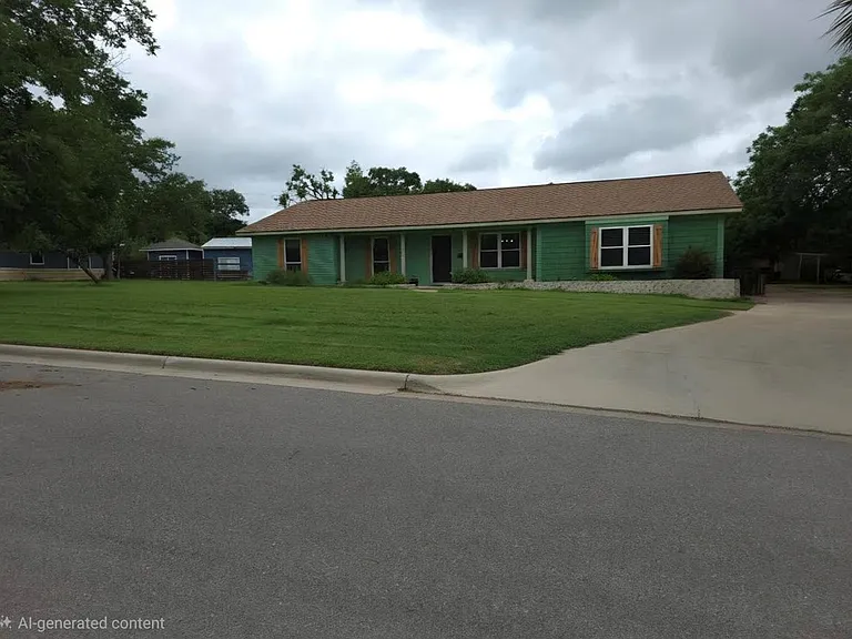 926 Pecan St — Photo 2