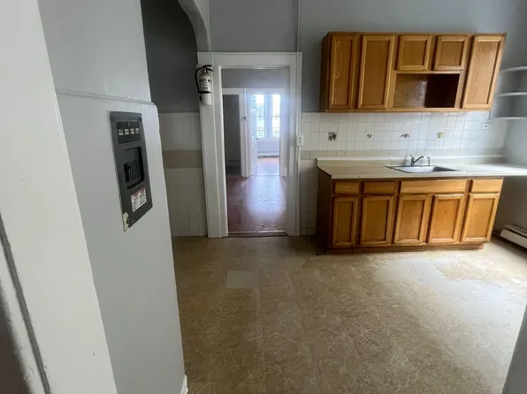 13 Leslie Pl #1L, Irvington, NJ 07111