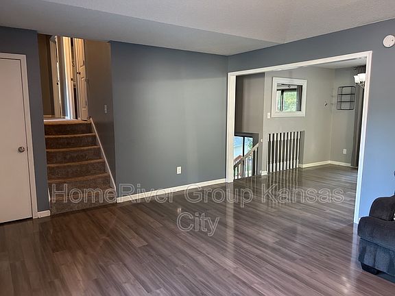 3rd image of 7801 N Seymour Ct
