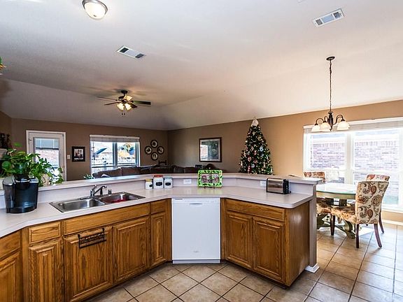 3rd image of 2726 Jennie Wells Dr