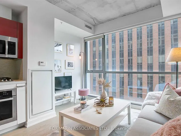 39 Brant St #523 — Photo 3