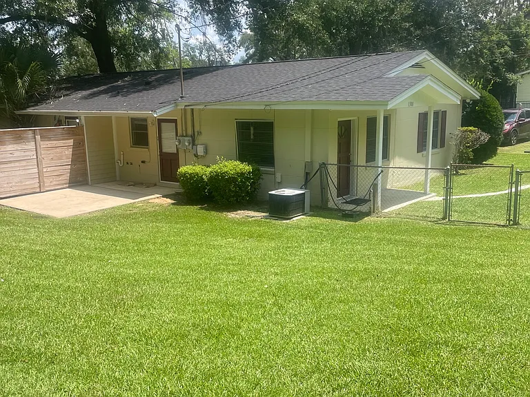 1300 Waterline Dr — Photo 4