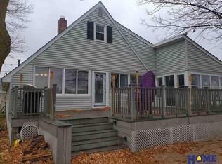 2427 W Shore Dr, Union, NE 68455