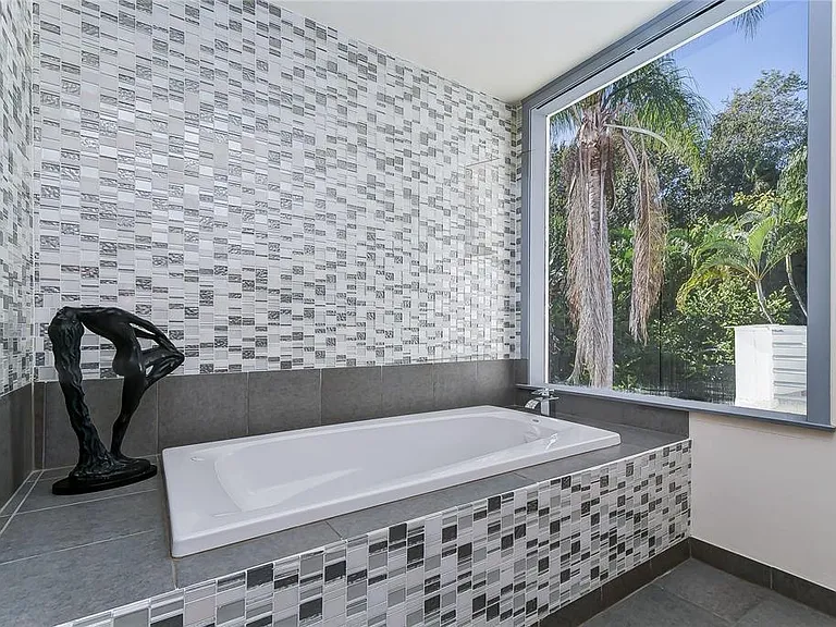1328 Belcher Dr — Photo 17