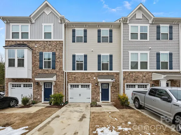 2307 Doby Creek Ln, Charlotte, NC 28262