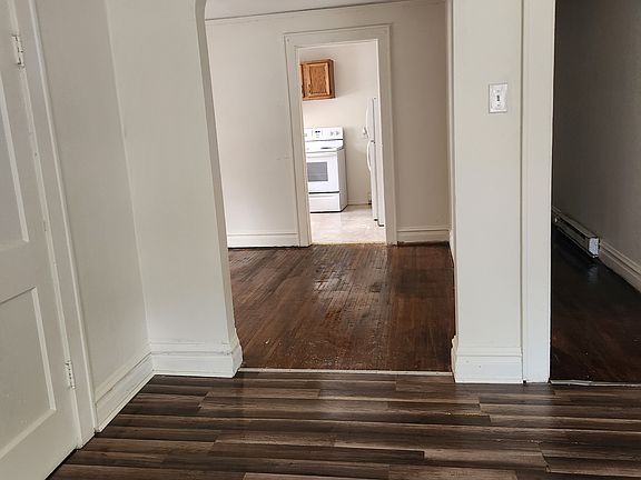 4th image of 516 Woodlawn Ave APT B