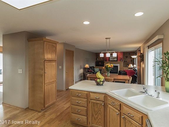 4th image of 9107 Cowden Dr